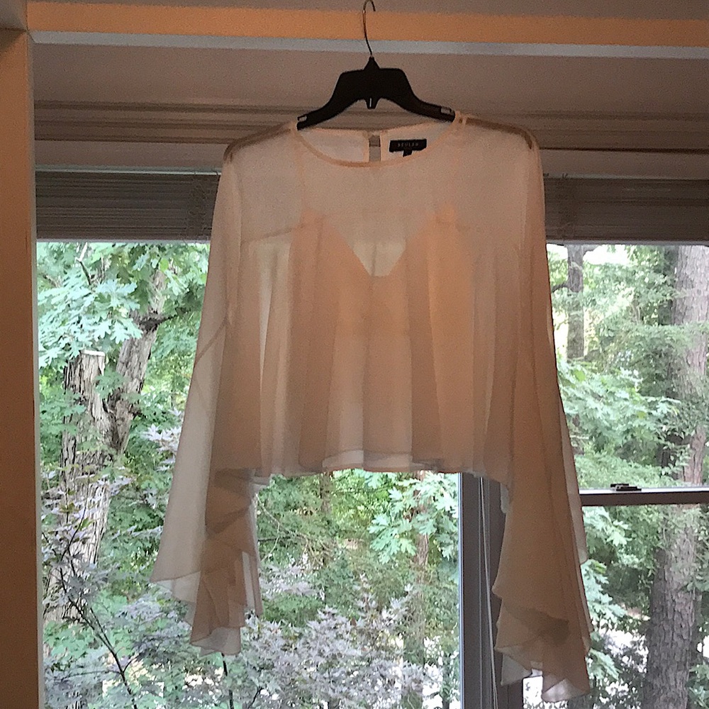 White billowy Beulah Style blouse, Size M